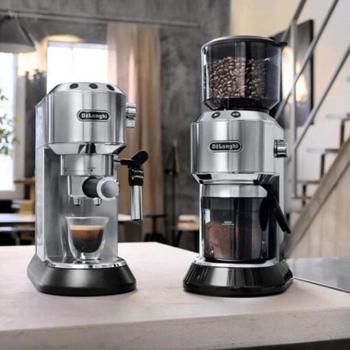 Delonghi Espresso Machine 15 Bar 1300W With Foamer