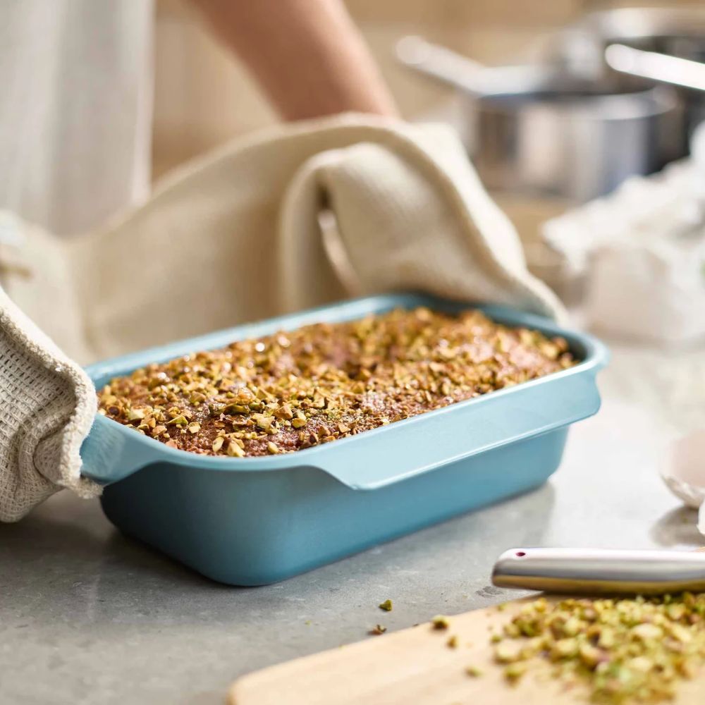 Joseph Joseph Nest Bake 2lb loaf tin blue – view 3