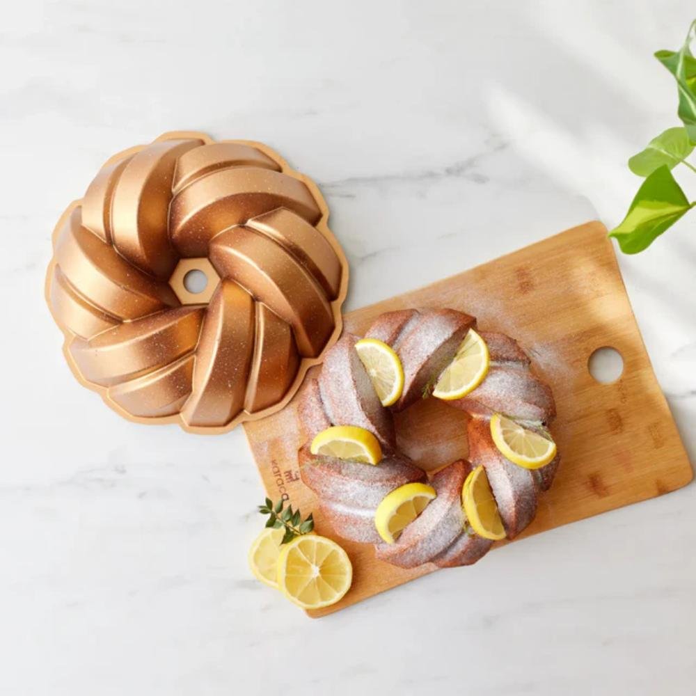 Karaca Cake Pro 26 cm Gold Bundt Cake Tin detail