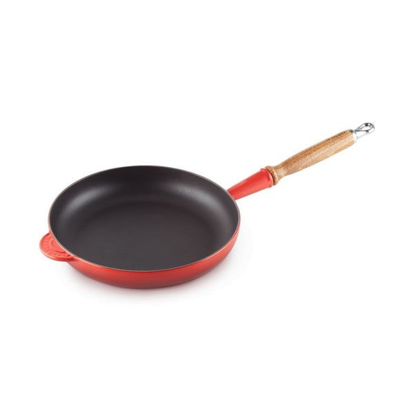 Le Creuset Evo Frypan 24cm – Cherry, Wooden Handle