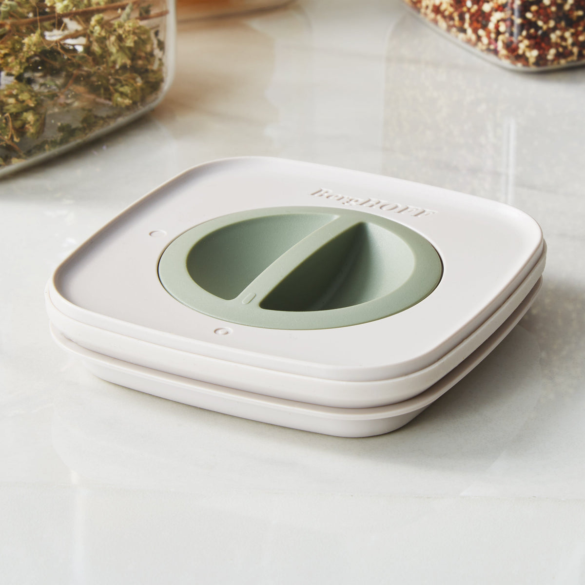 BergHOFF Leo 2-piece Smart Seal food container set view 3