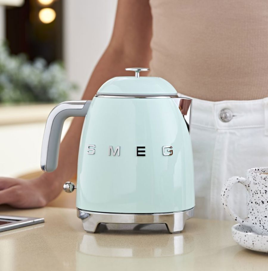 Smeg Mini Kettle Pastel Green 0.8L 1400W Compact 50s Retro Design KLF05PGEU