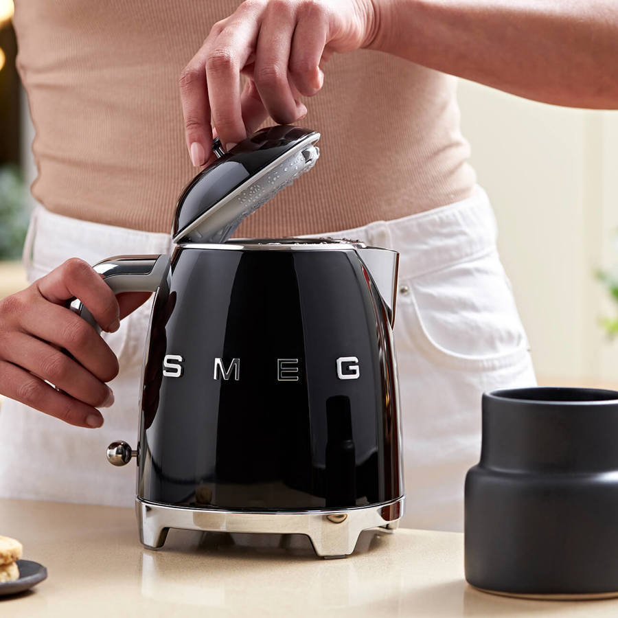 Smeg Mini Kettle Black 0.8L 1400W Compact 50's Style Retro Design KLF05BLEU