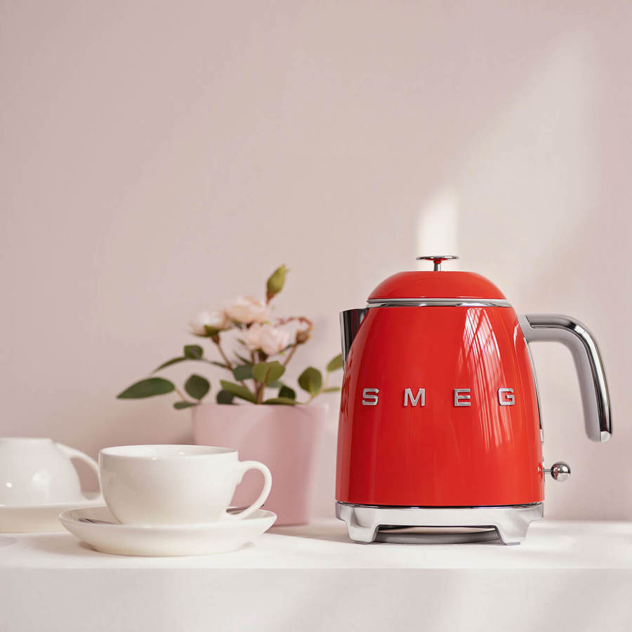 Smeg 50s Retro Style Mini Electric Kettle 0.8L 1400W Red KLF05RDEU