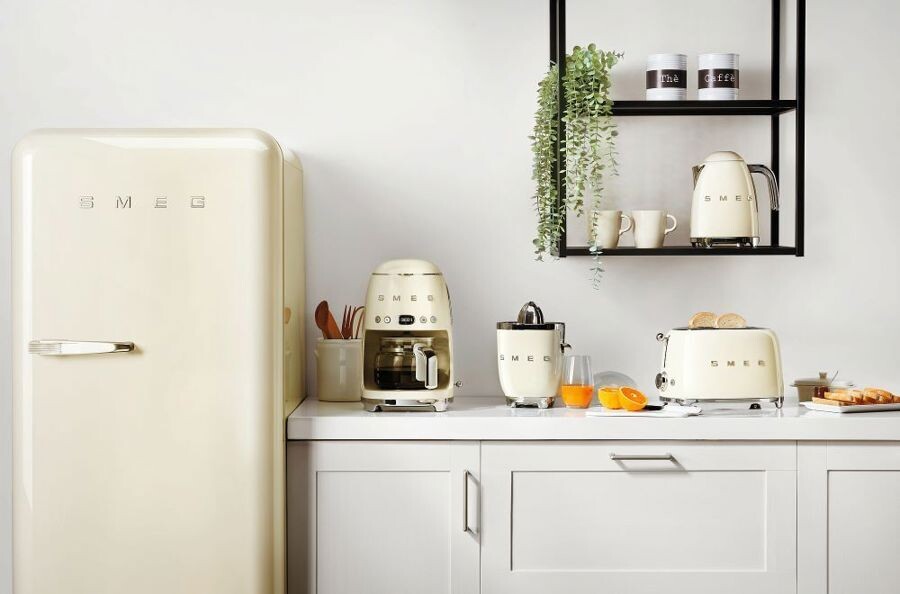 Smeg 50s Retro Style Drip Coffee Machine 10-Cup Cream DCF02CREU