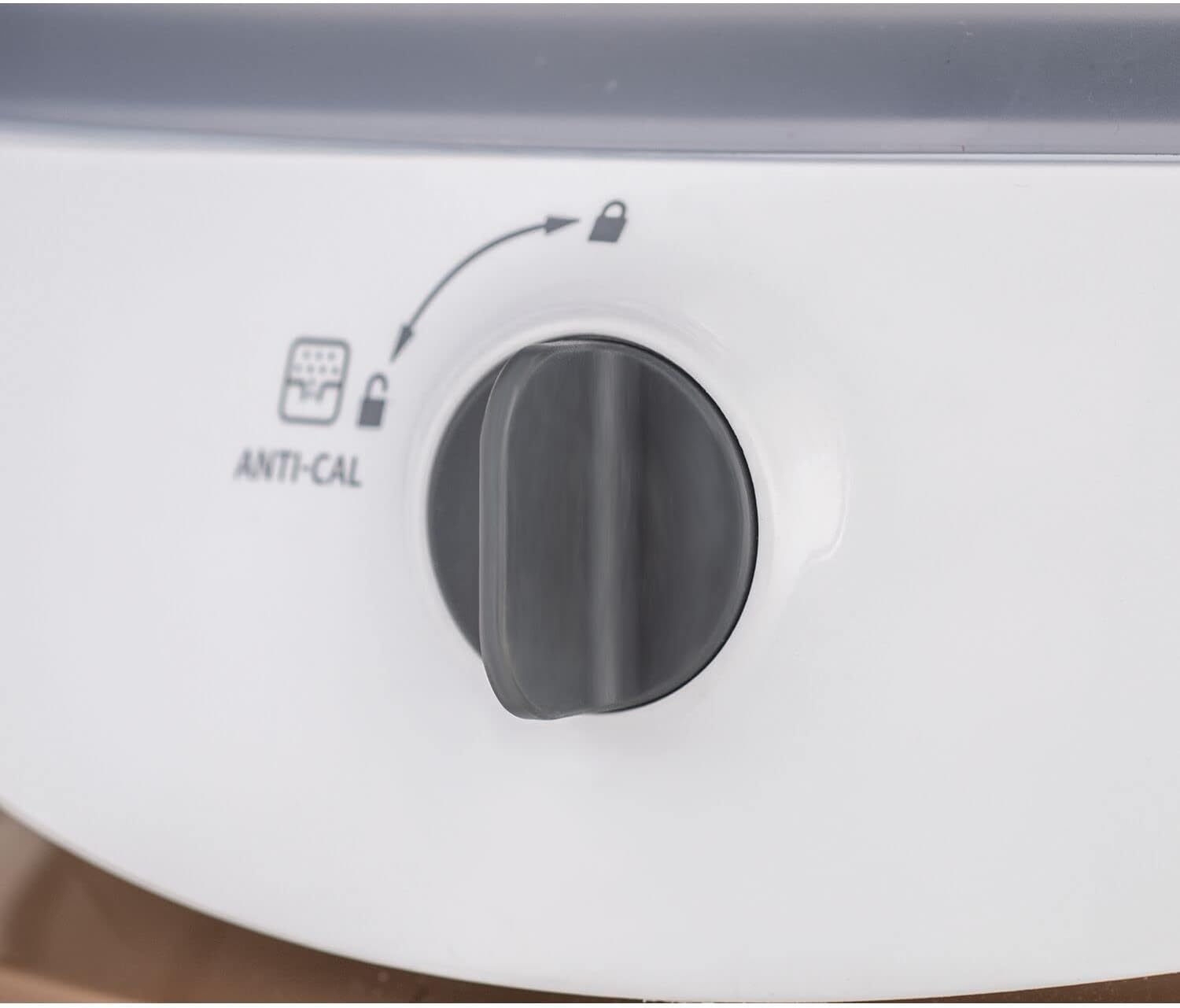 Black & Decker 2400W 1.5L Upright Garment Steamer 35Gm/Min