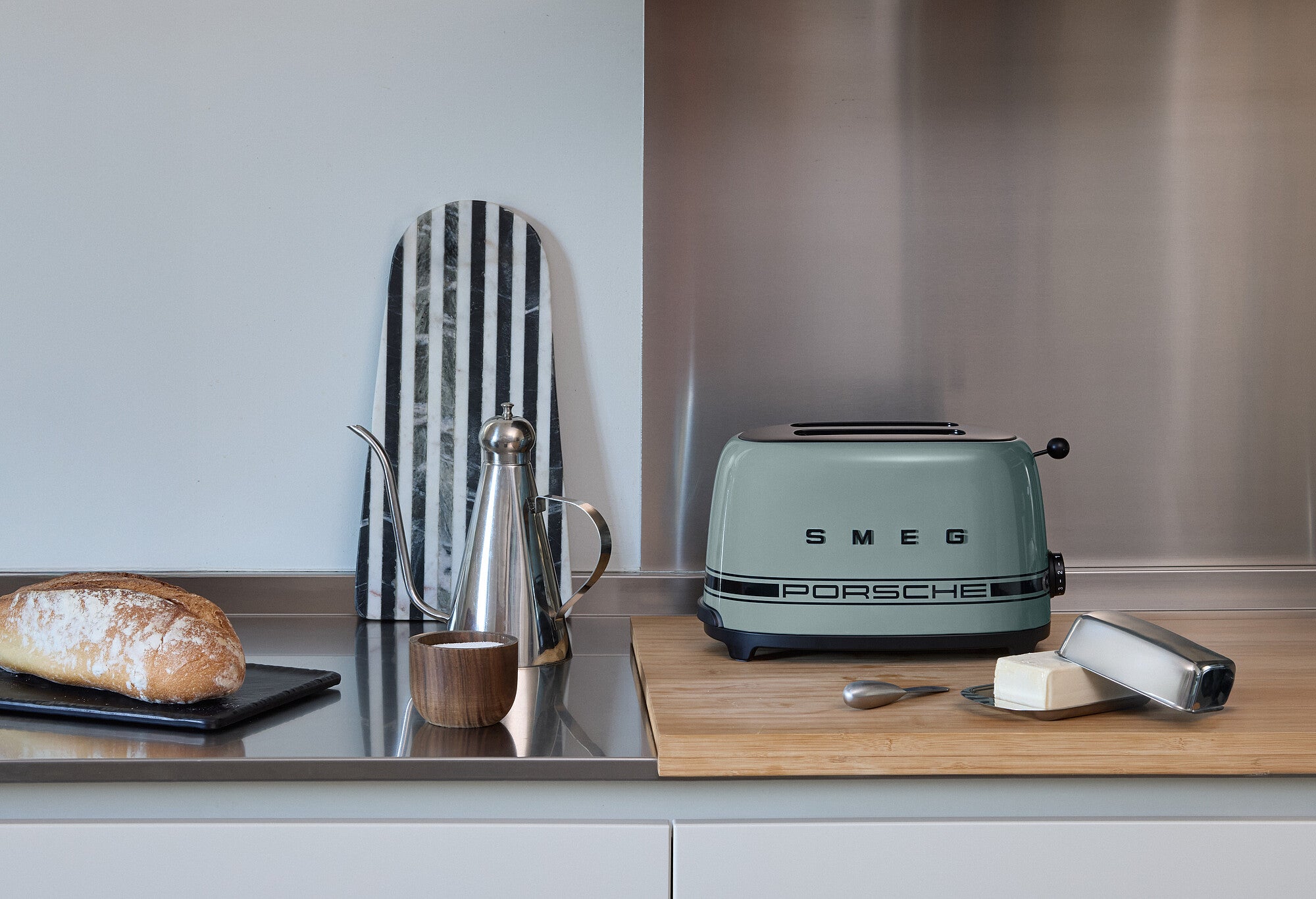 Smeg Porsche Toaster 2-Slice Shade Green 950W Retro Style 50s TSF01PSGEU