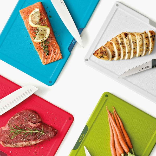Joseph Joseph Index 4-Piece Chopping Board Set with 4 Elevate Knives