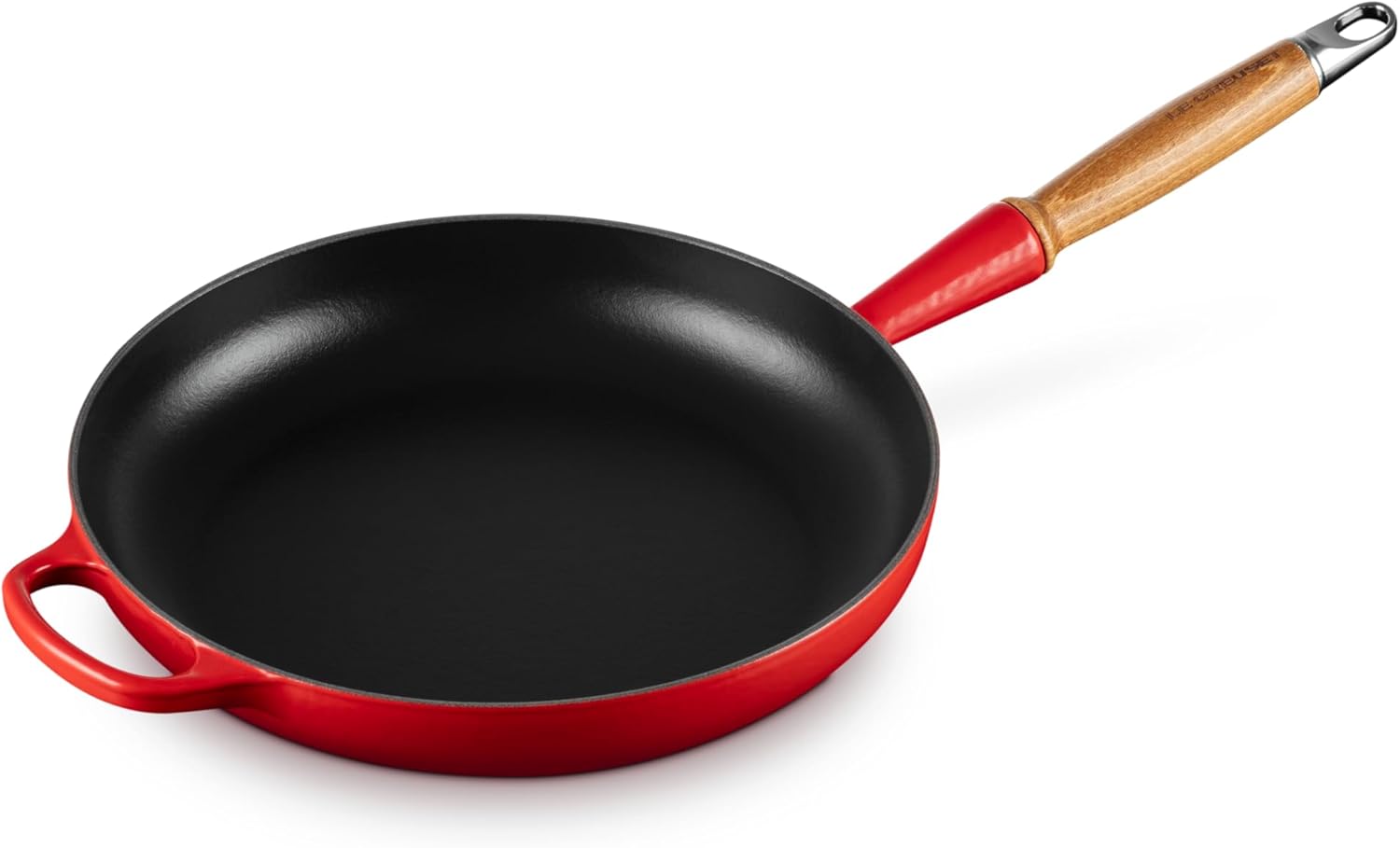 Le Creuset Signature Cast Iron Frying Pan With Wooden Red 26Cm