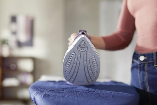 Philips Steam Iron 3000 Series 2600W Ceramic Soleplate Purple 300ml Tank Set