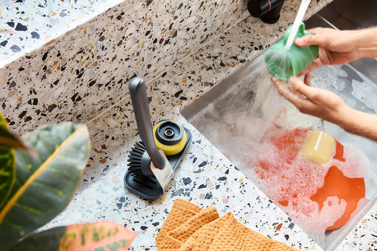 Joseph Joseph SinkTech washing-up brush and sponge set – view 3