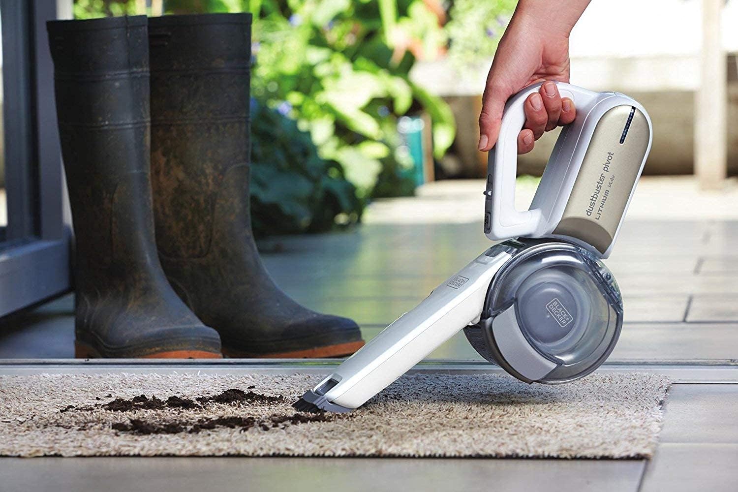 Black & Decker 14.4V Pivot Hand Vacuum - Champagne