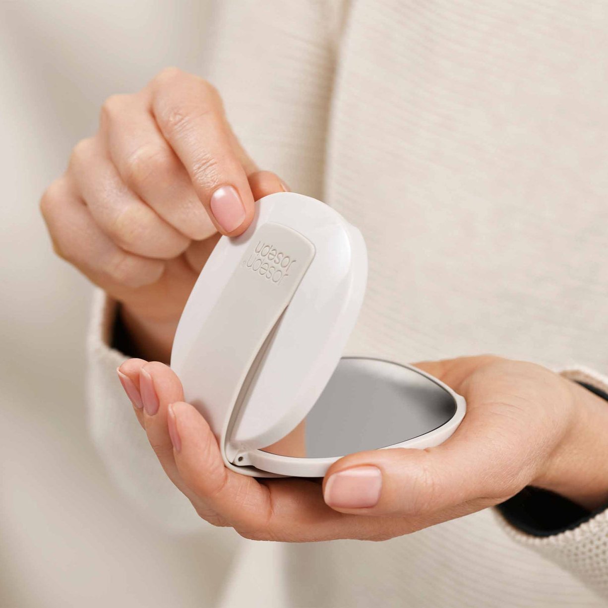 Joseph Joseph Viva 2-In-1 Compact Magnifying Mirror