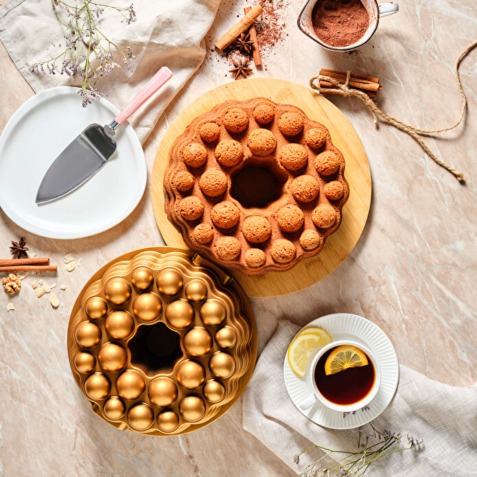 Karaca Celeste Cast Iron Cake Pan 25cm Gold Decorative Bundt Baking Mold