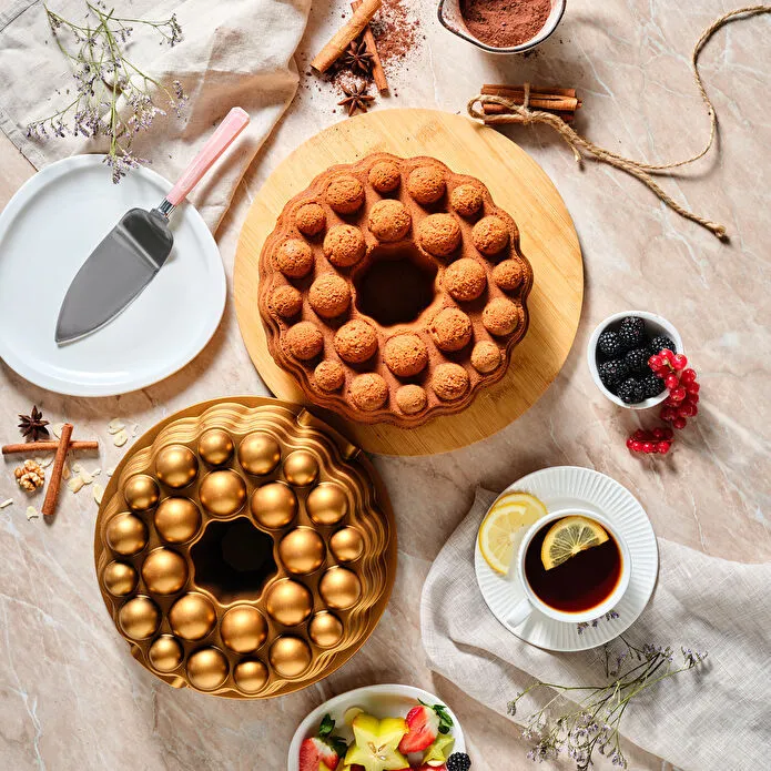 Karaca Celeste Cast Iron Cake Pan 25cm Gold Decorative Bundt Baking Mold