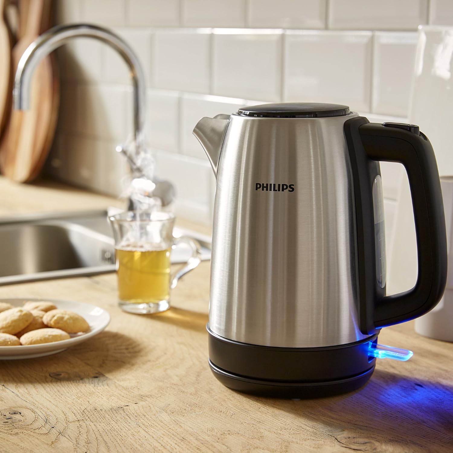 Philips HD9350/92 Daily Metal Kettle – 1.7L, 2200W, Silver/Black