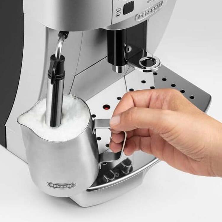 De'Longhi Magnifica S ECAM 22.110.SB Bean-to-Cup Machine 15-Bar 1450W Silver