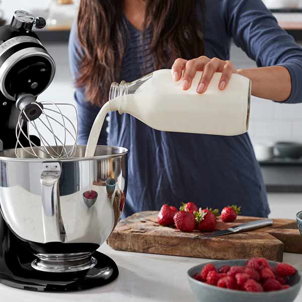 KitchenAid Artisan Tilt-Head Stand Mixer 4.8L – Onyx Black