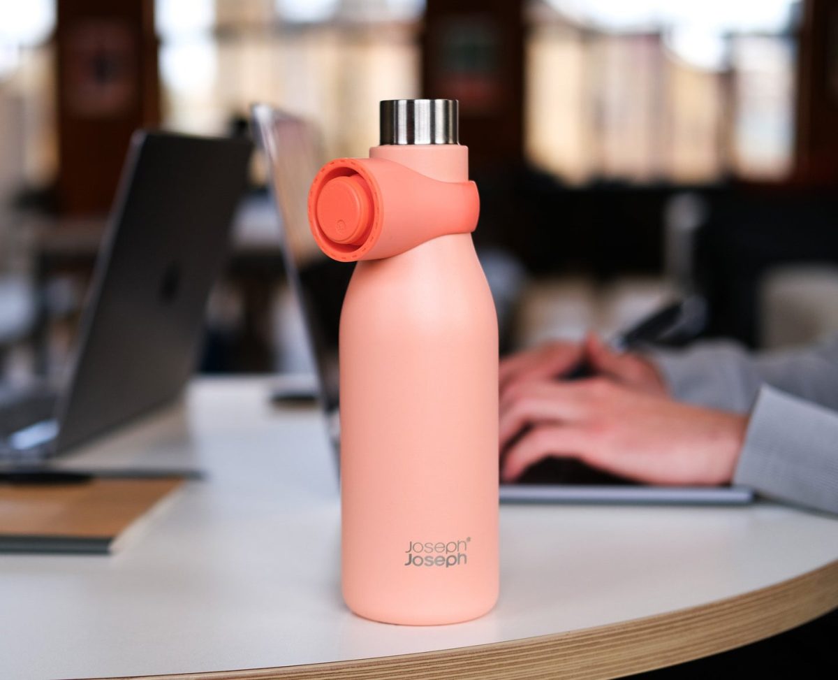 Joseph Joseph Loop 500ml water bottle coral – view 3