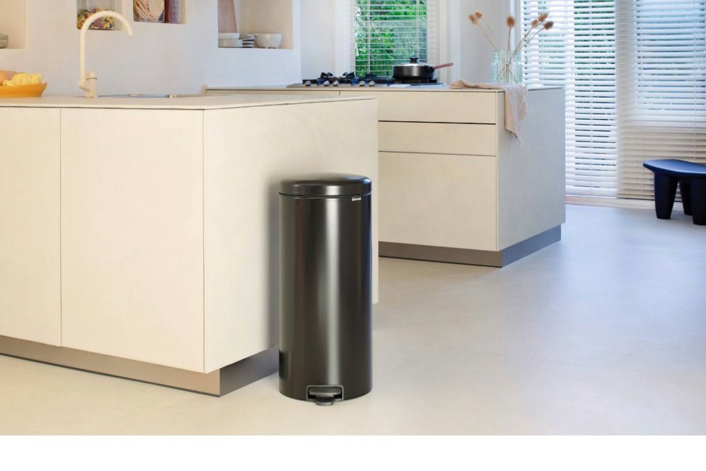 Brabantia newIcon Pedal Bin 30L with Plastic Bucket – Matt Black