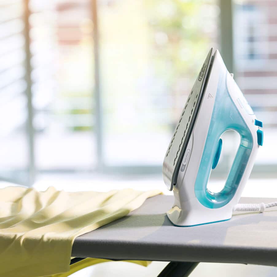 Braun TexStyle 3 Steam Iron 2350W Turbo Mode Auto-Off Green SI3043
