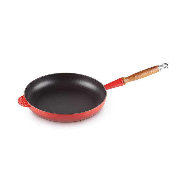 Le Creuset Evo Frypan 28cm – Cherry, Wooden Handle