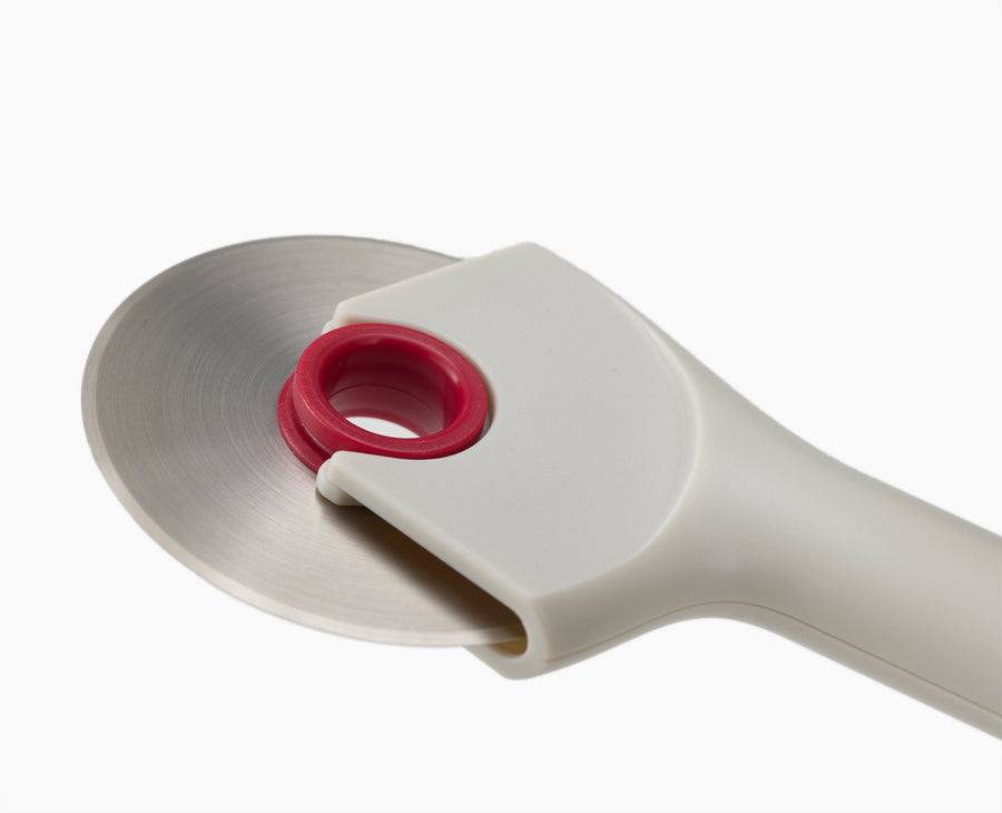 Joseph Joseph Ringoâ„ Easy-Clean Pizza Cutter Red
