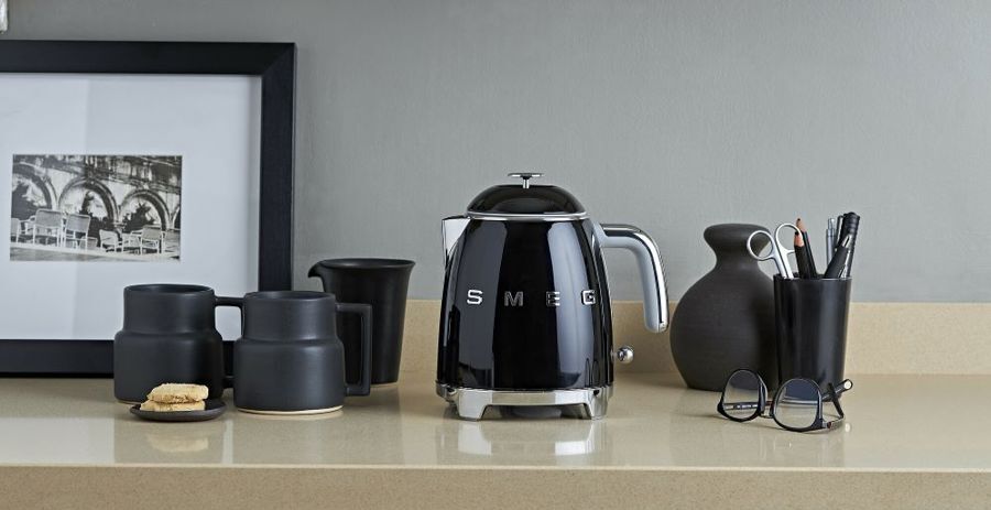 Smeg Mini Kettle Black 0.8L 1400W Compact 50's Style Retro Design KLF05BLEU