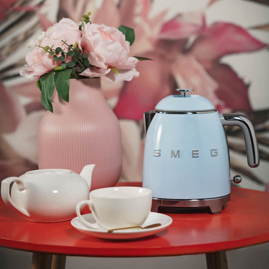 Smeg 50s Retro Style Mini Electric Kettle 0.8L 1400W Pastel Blue KLF05PBEU