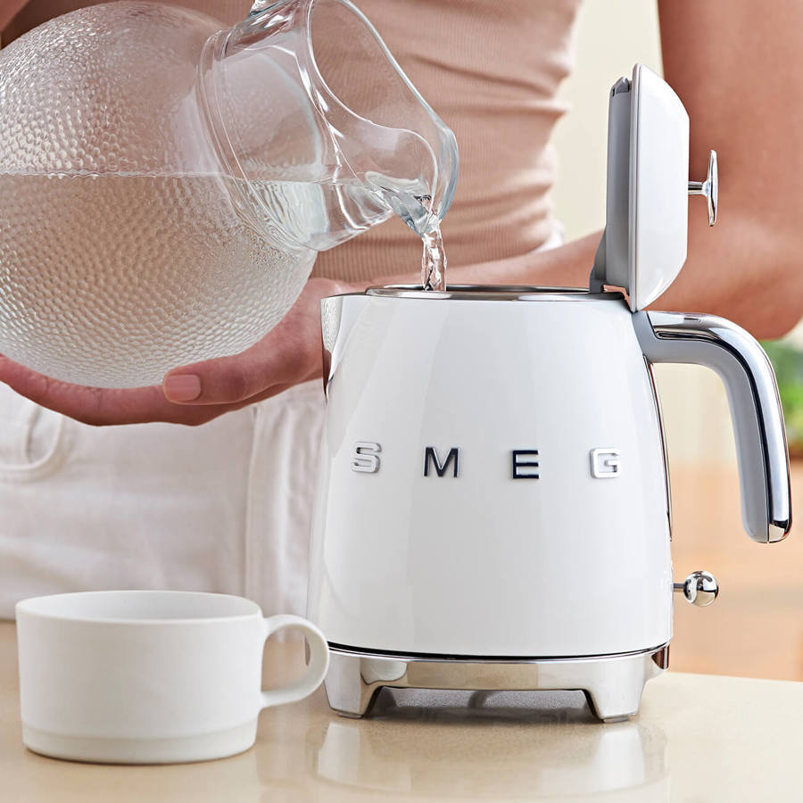 Smeg Mini Kettle KLF05WHEU 1400W 0.8L White Retro 50s Electric Small Jug Box