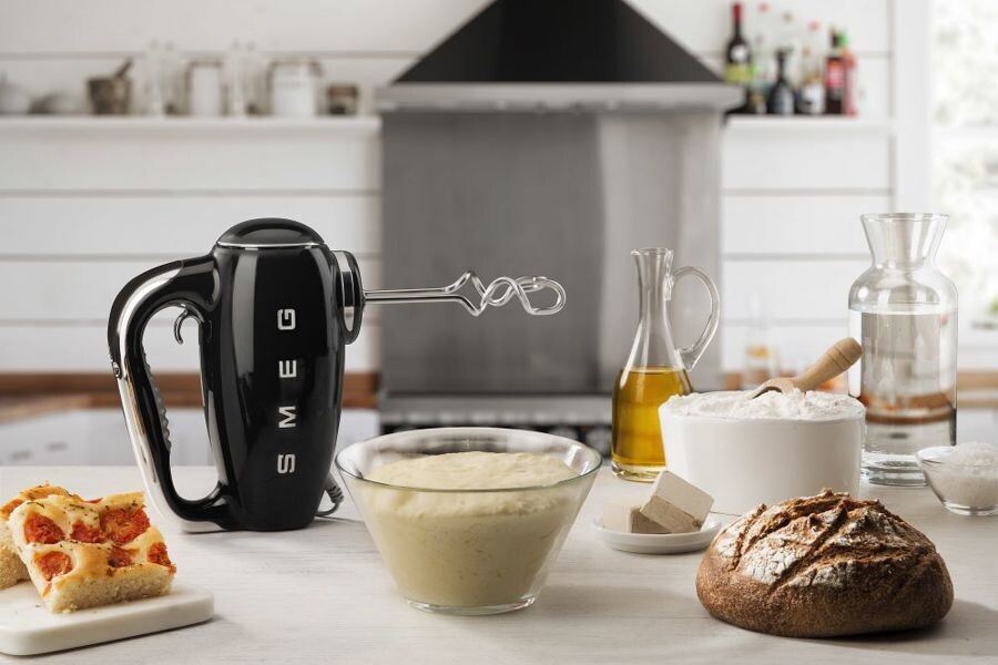 Smeg Hand Mixer HMF01BLEU 250W 9 Speed Black Retro LED Whisk Dough Hook Box