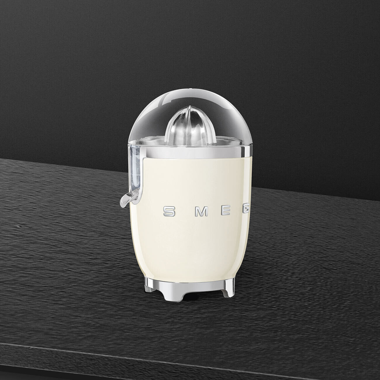 Smeg 50s Retro Style Citrus Juicer 70W Cream CJF11CREU