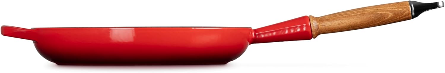 Le Creuset Signature Cast Iron Frying Pan With Wooden Red 26Cm