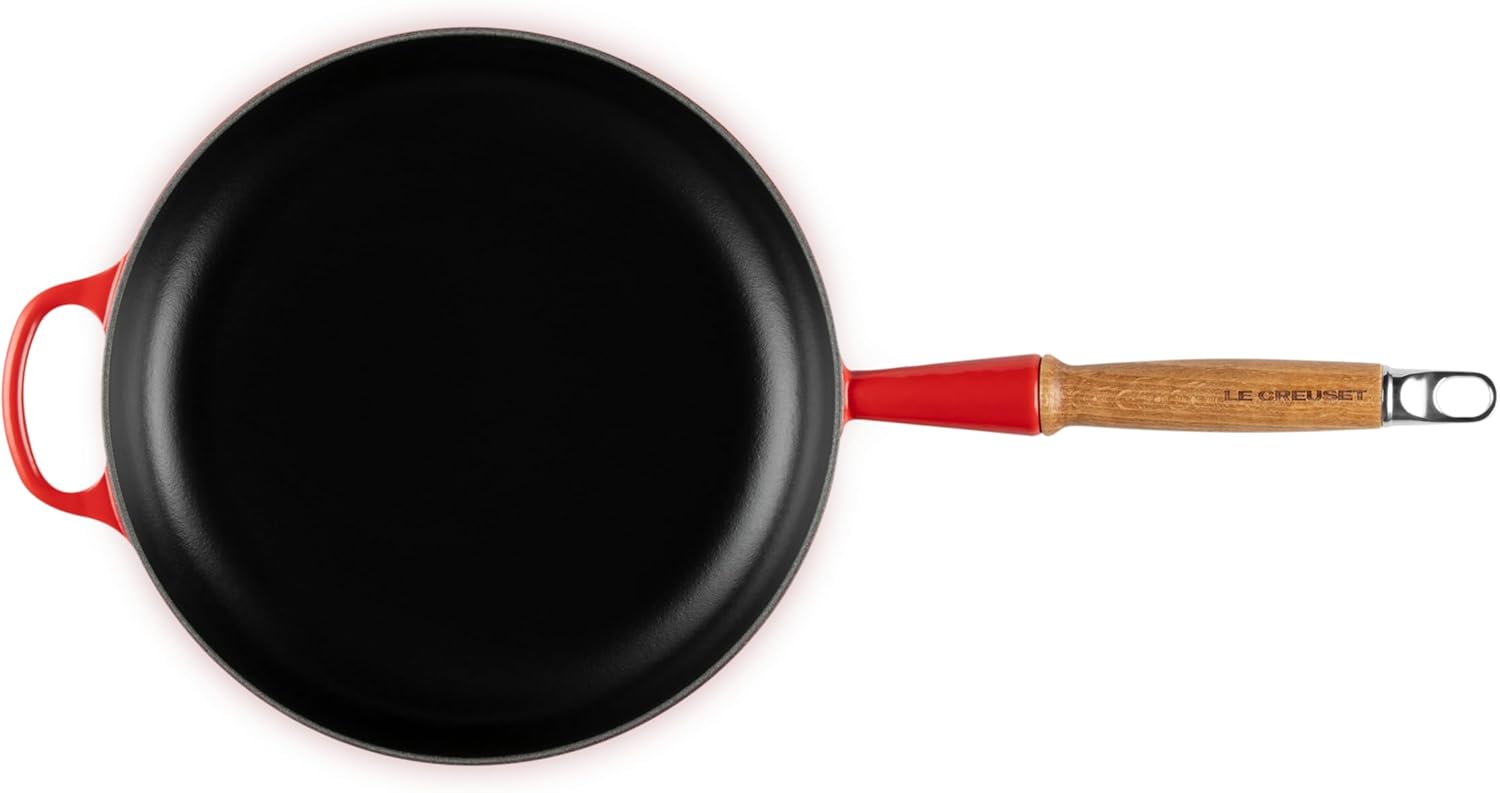 Le Creuset Signature Cast Iron Frying Pan With Wooden Red 26Cm