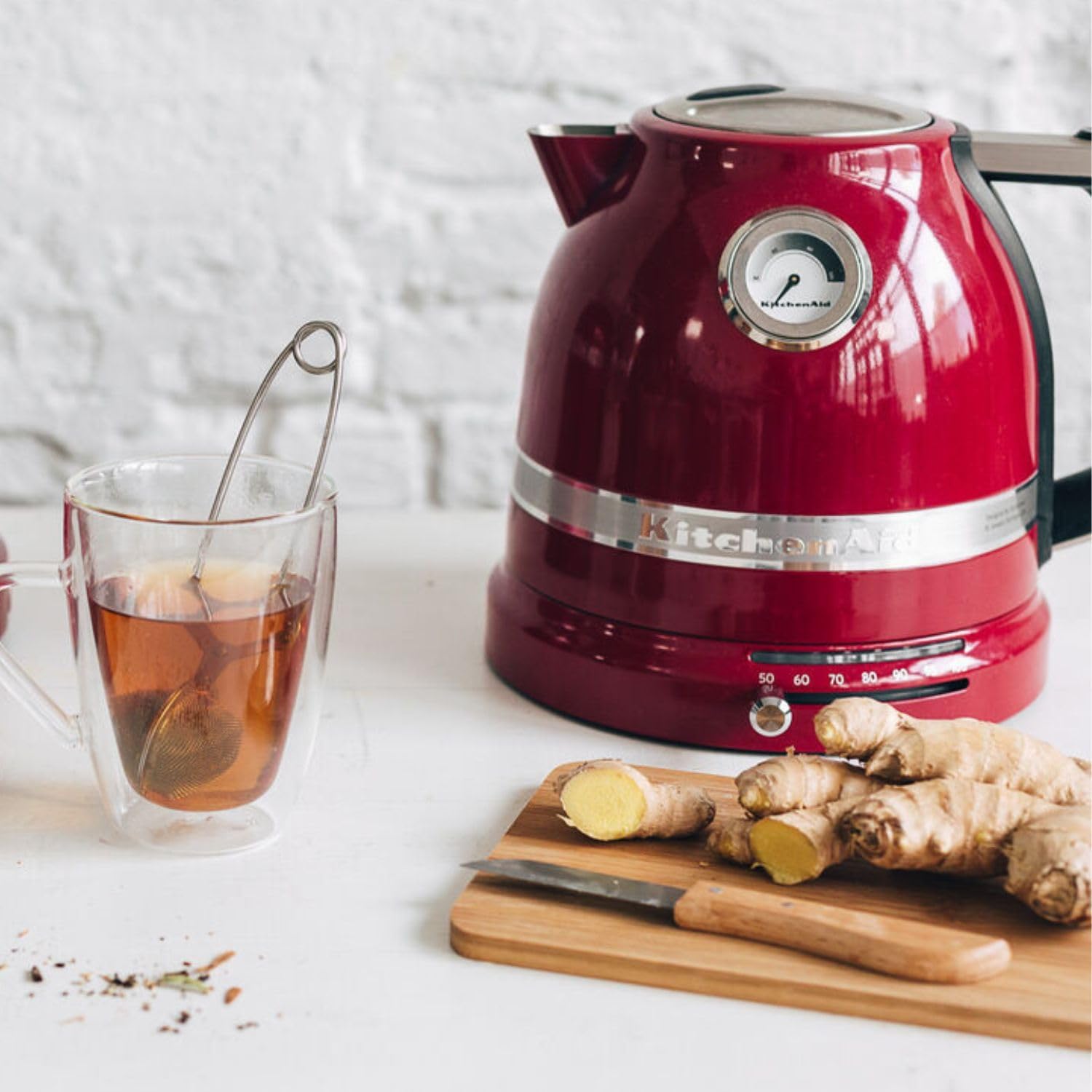 KitchenAid 1.5L Artisan Kettle 5KEK1522ECA – Candy Apple