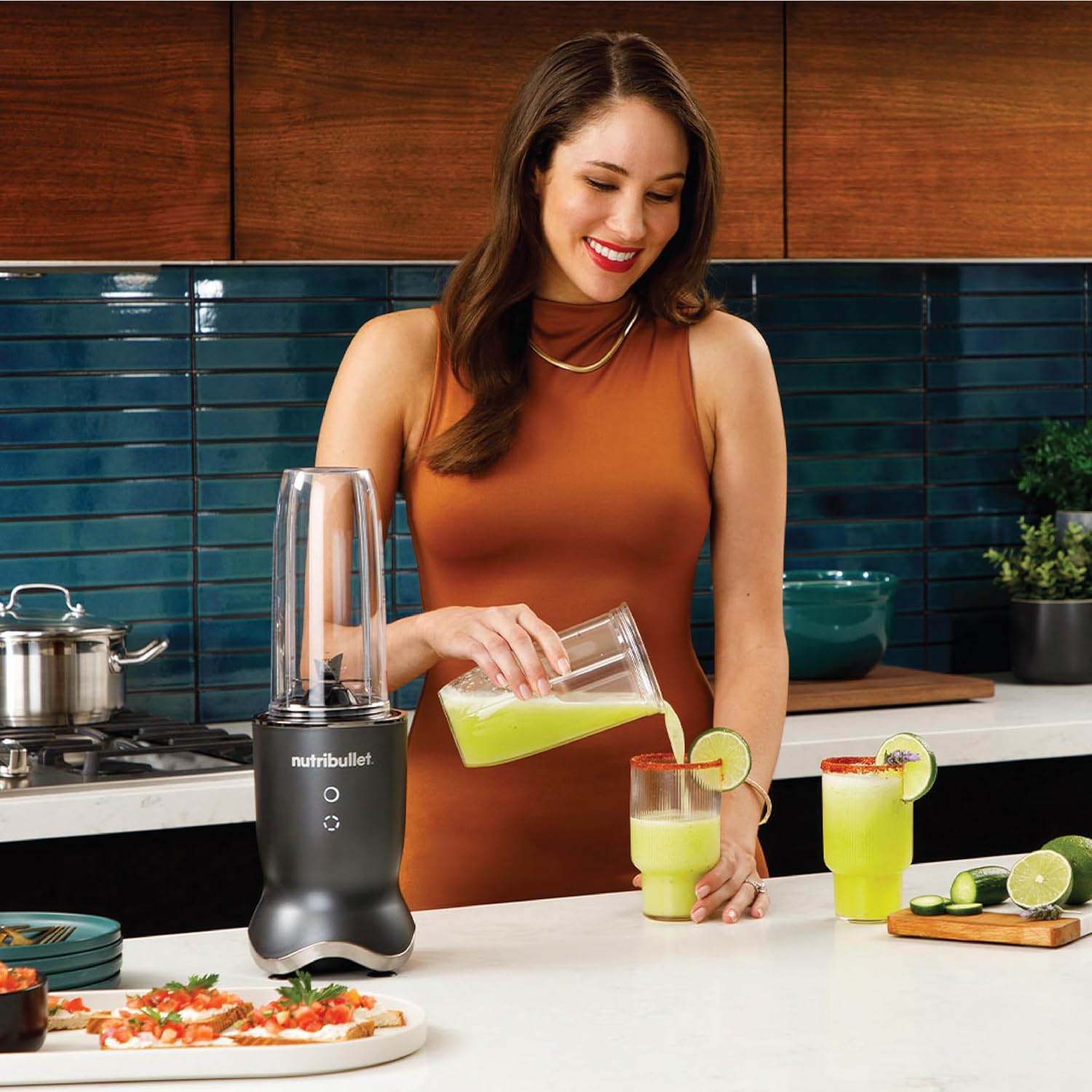Nutribullet Ultra Blender 900 Ml,1200W, With Glow Illuminated Interface,