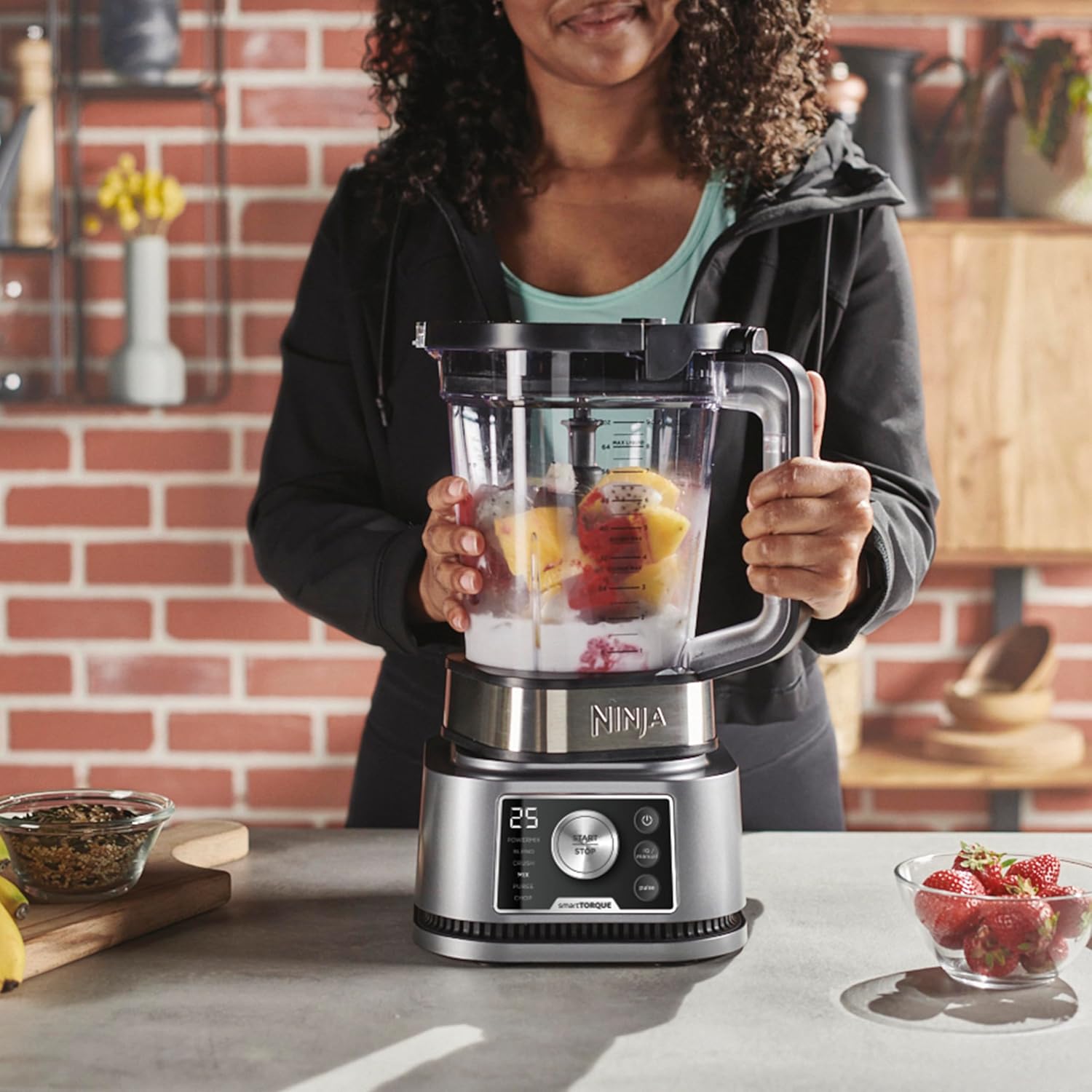 Ninja Nutri Blender 3-in-1, Mixes Smoothie Bowls 1200W 2.1L