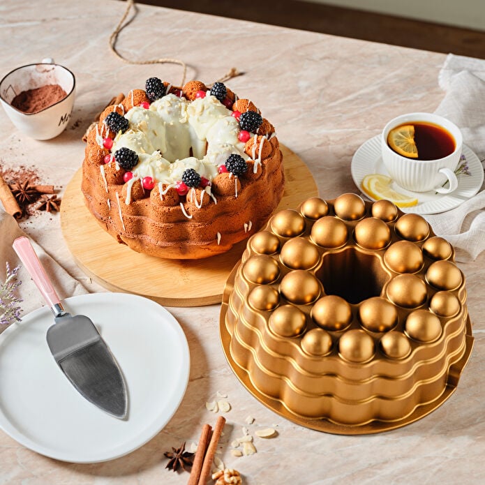 Karaca Celeste Cast Iron Cake Pan 25cm Gold Decorative Bundt Baking Mold