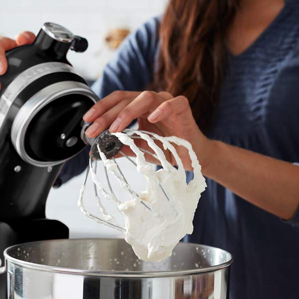 KitchenAid Artisan Tilt-Head Stand Mixer 4.8L – Onyx Black