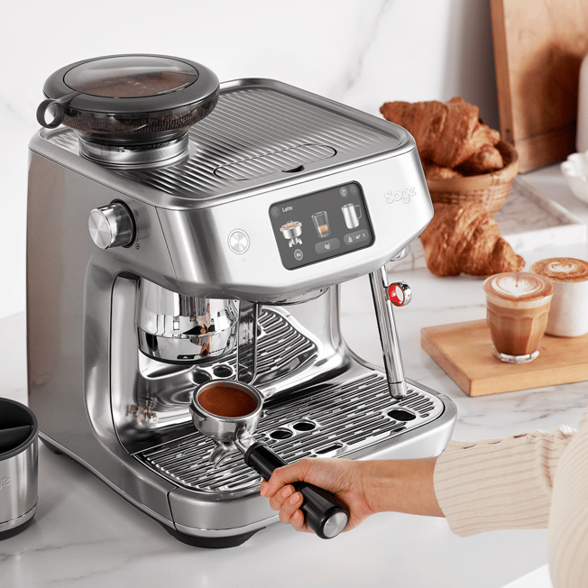 Sage Oracle Jet SES985 premium home espresso machine