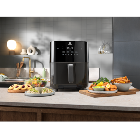 Electrolux UltimateTaste 700 6.9 L Air Fryer with Steam Function
